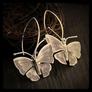 Hanging Butterfly Earrings NWOT
